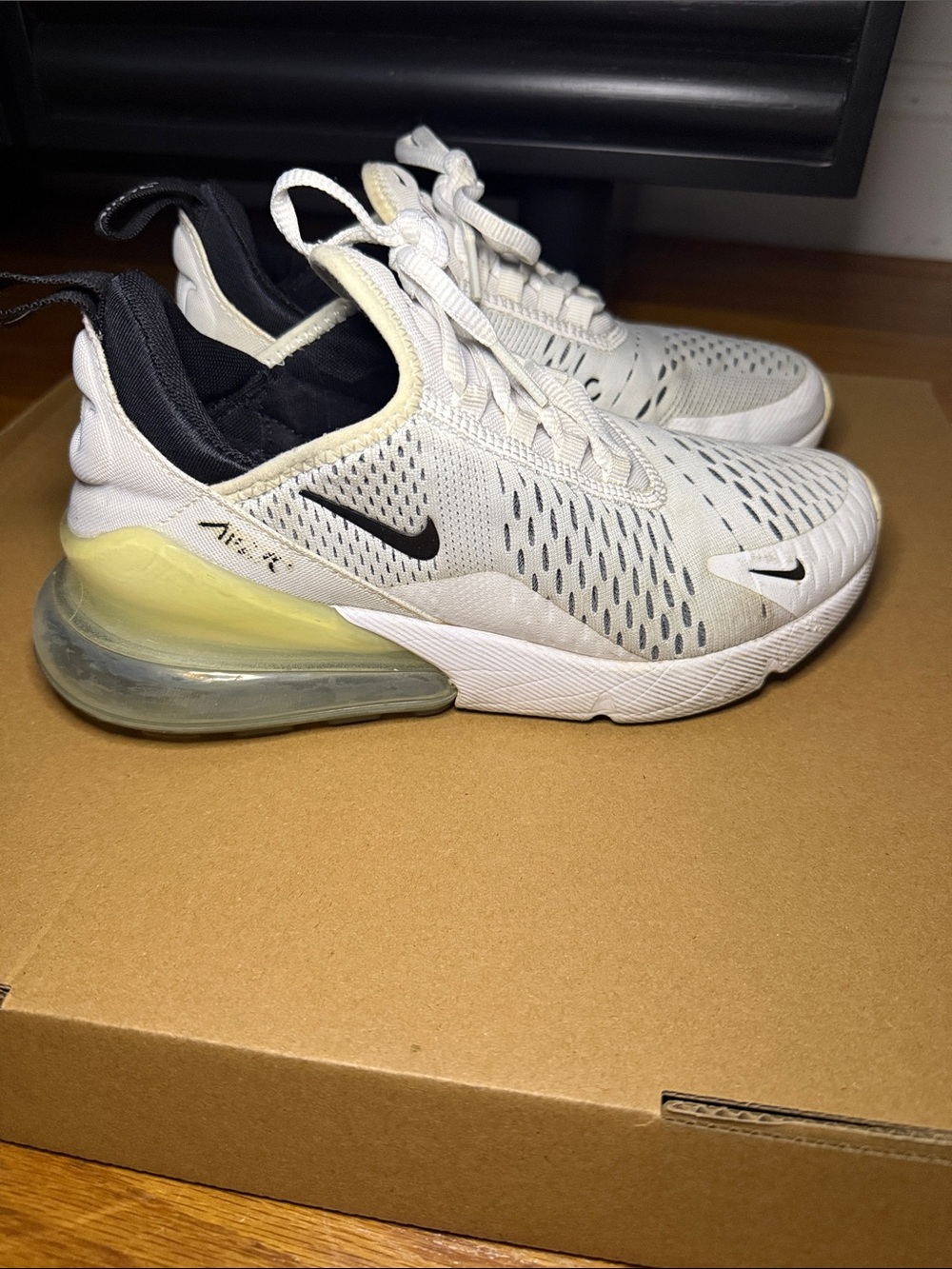 Nike 270